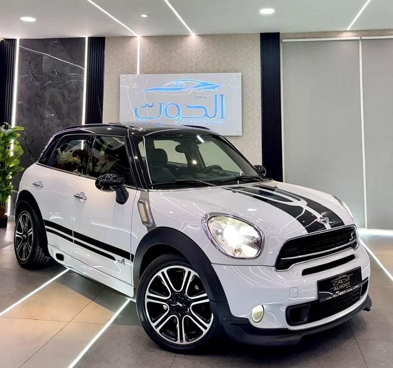 Mini Countryman John Cooper Works 1.6L UNIQUE JOINS COOPER WORKS || ACCIDENT FREE || GCC || PANORAMIC ROOF