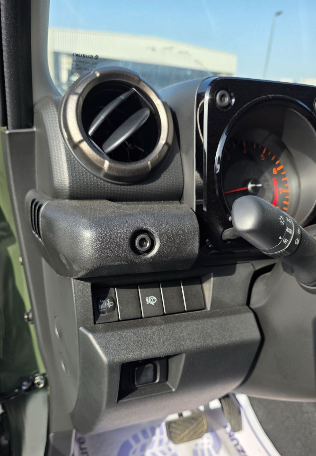 سوزوكي جيمني GLX 1.5L (3-Doors)