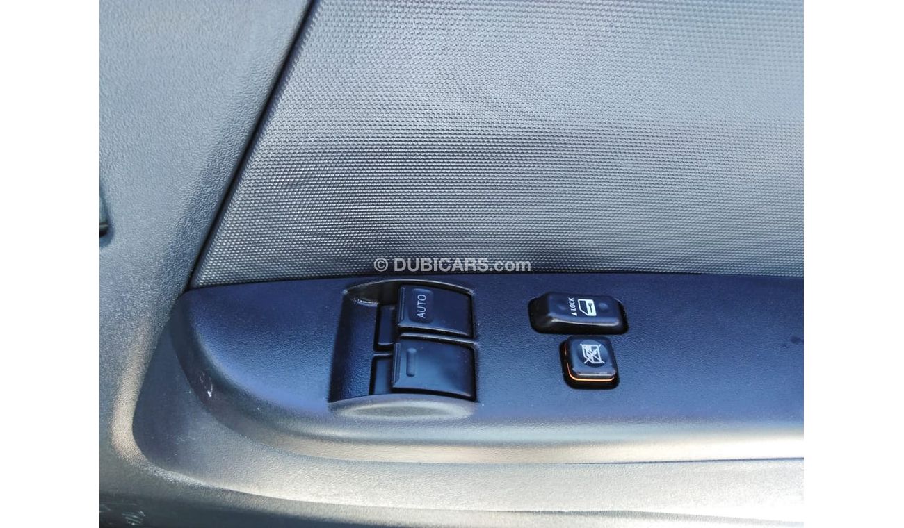 تويوتا هاياس TOYOTA HIACE COMMUTER RIGHT HAND DRIVE (PM1125)