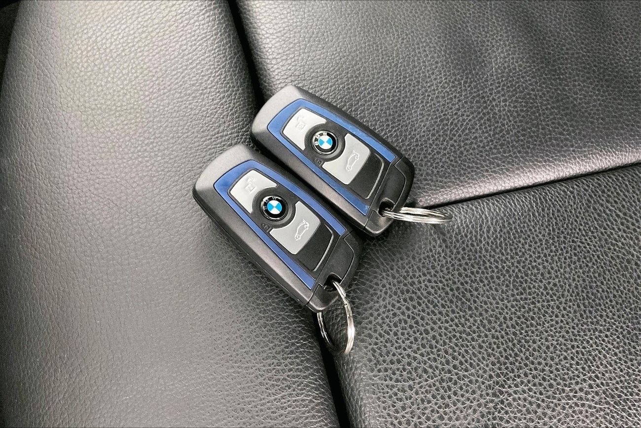 BMW 318i M Sport| 1 year free warranty | Exclusive Eid offer