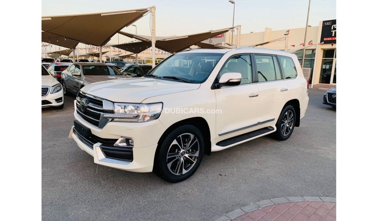 تويوتا لاند كروزر VXR