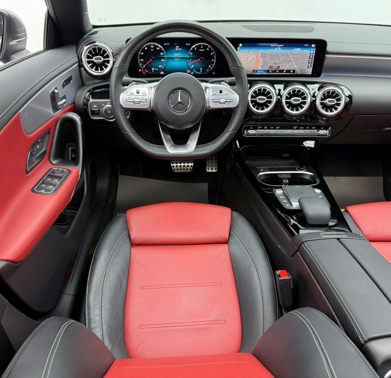 Mercedes-Benz CLA 250 Premium 2.0L 2021 Mercedes-Benz CLA250 Premium, Warranty, Full Mercedes Service History, Excellent C