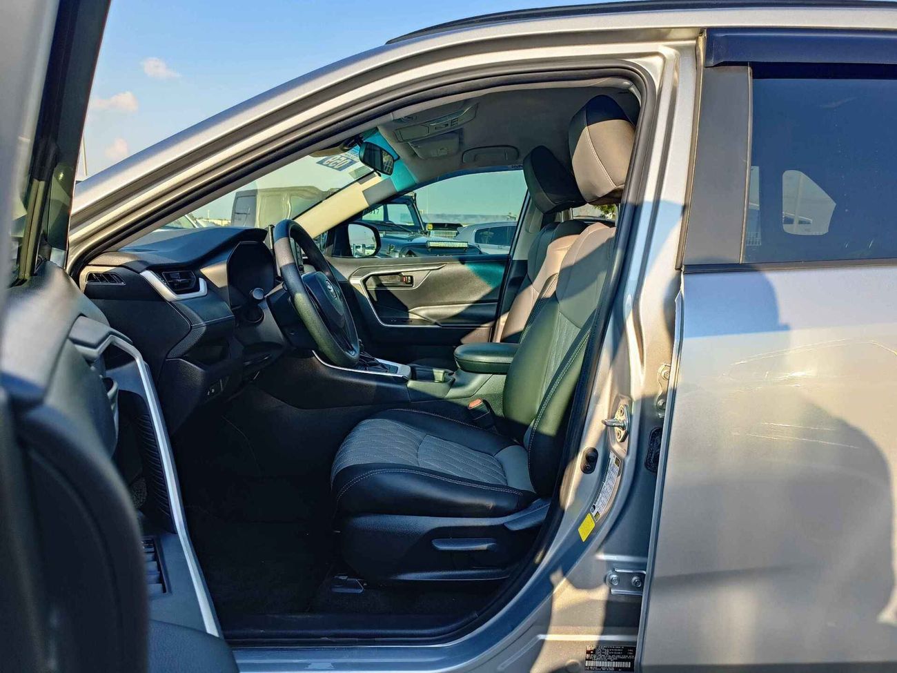 Toyota RAV4 LE/ LEATHER SEATS/ RIMS/ DVD CAMERA/ RADAR/LOT#74486