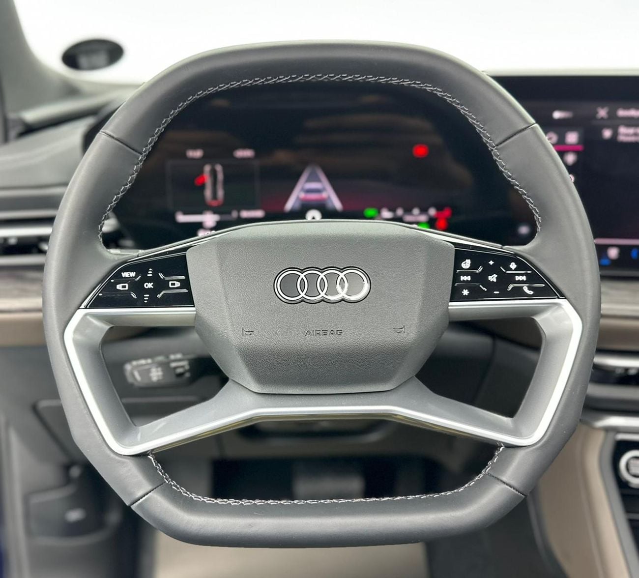 Audi Q5 2025 Audi Q5 S-Line 45 TFSI Quattro, 01/2029 Audi Warranty, 01/2031 Audi Service Contract, GCC