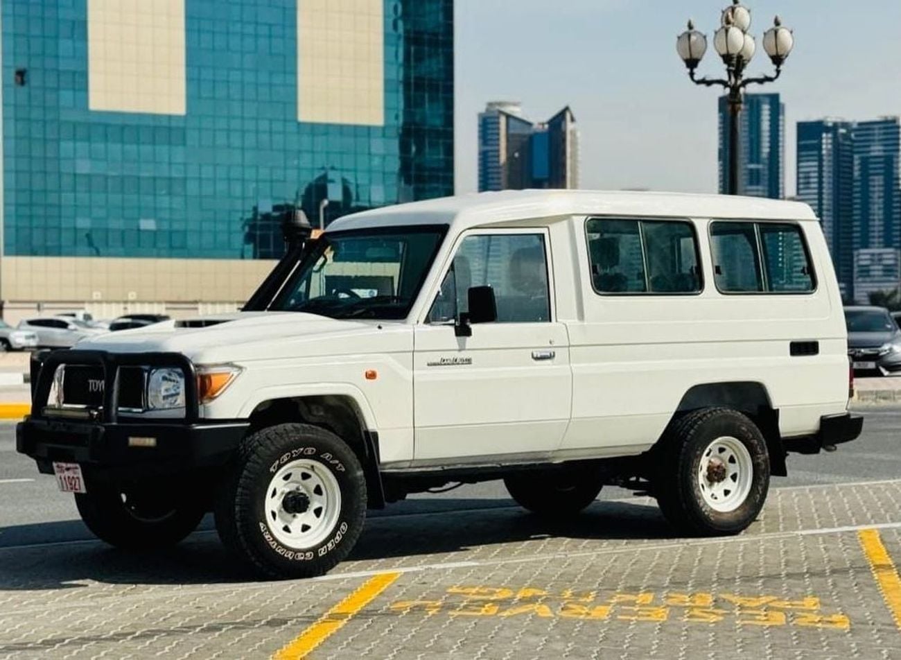 تويوتا لاند كروزر 70 LC76 STD 2018 RHD Diesel Engine 3 Doors Full Option Very Clean Title