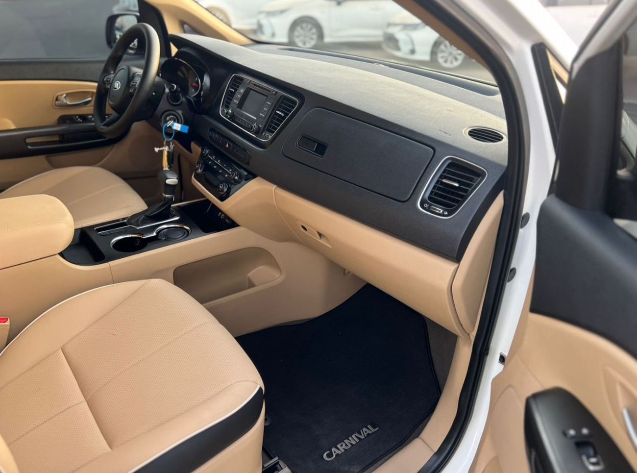 Kia Carnival 2020 Kia Carnival Gcc - No Accident - 7Seater Rear sensor