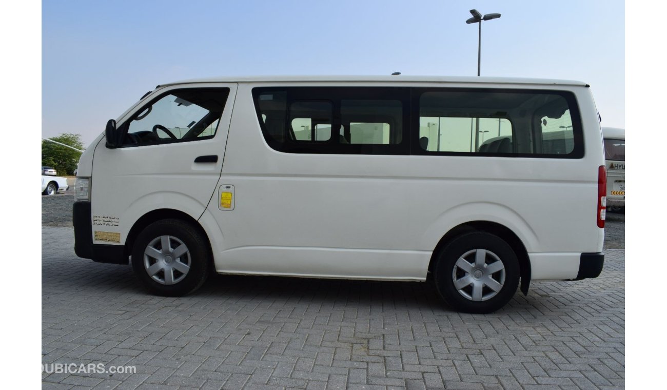 Toyota Hiace GL - Standard Roof Toyota Hiace Bus 13 seater, Model:2015. Excellent condition