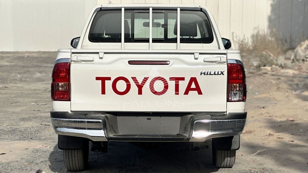 Toyota Hilux 2.4L V4 DC-2WD-GLX-MT