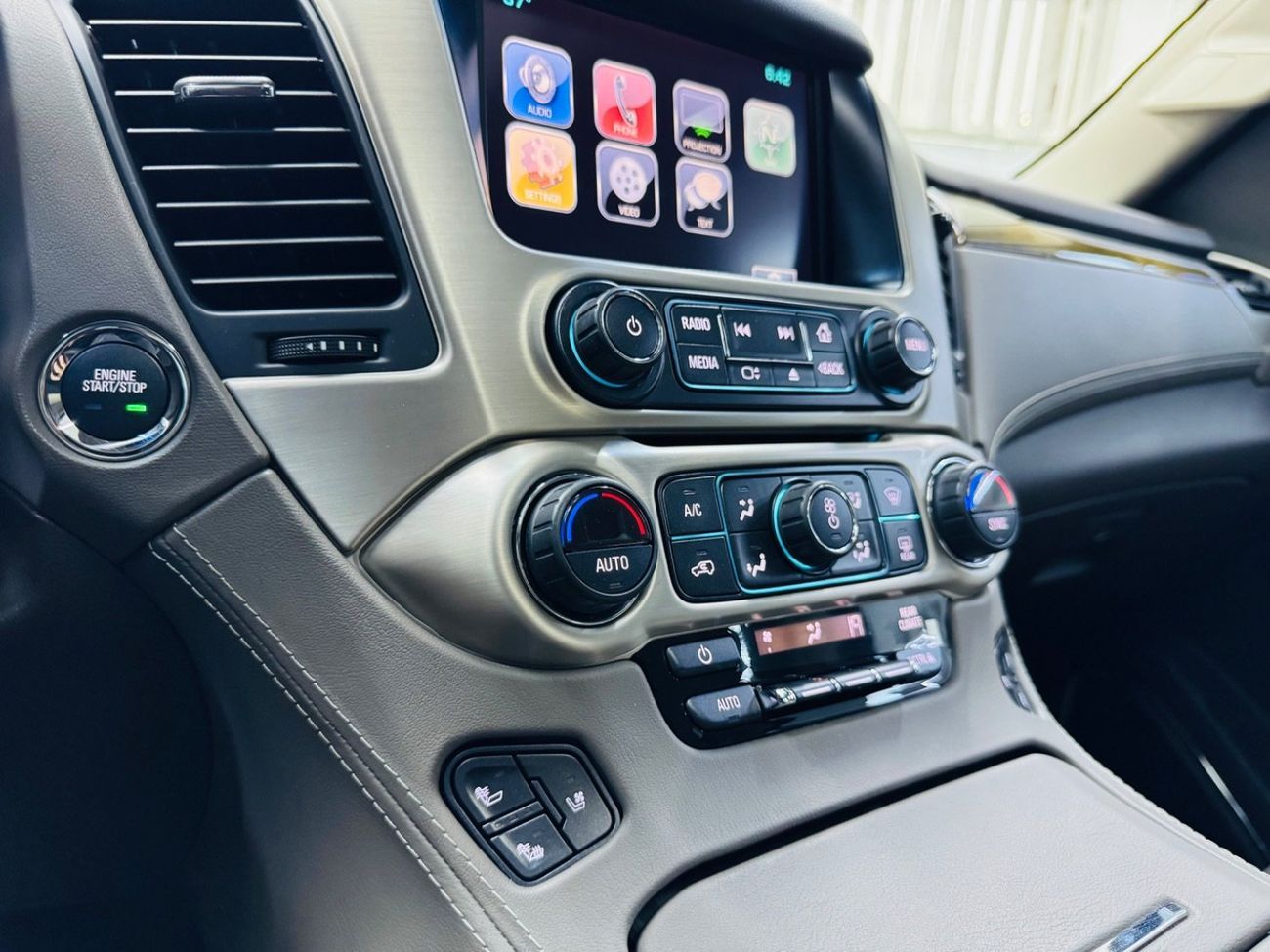 جي أم سي يوكون Denali 6.2L (9 Seater)