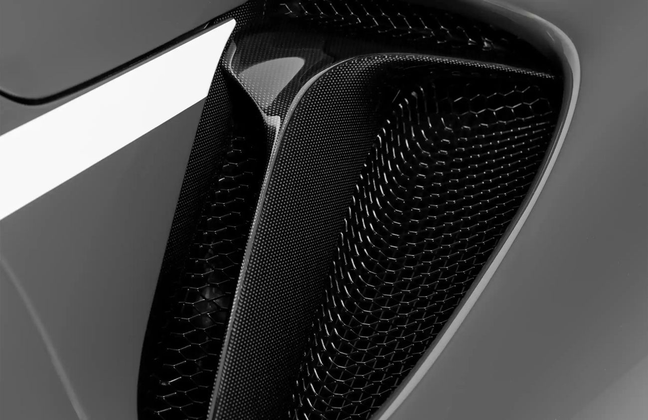 فيراري SF90 سبيدر 4.0L V8 Twin-Turbocharged Engine + eMotor