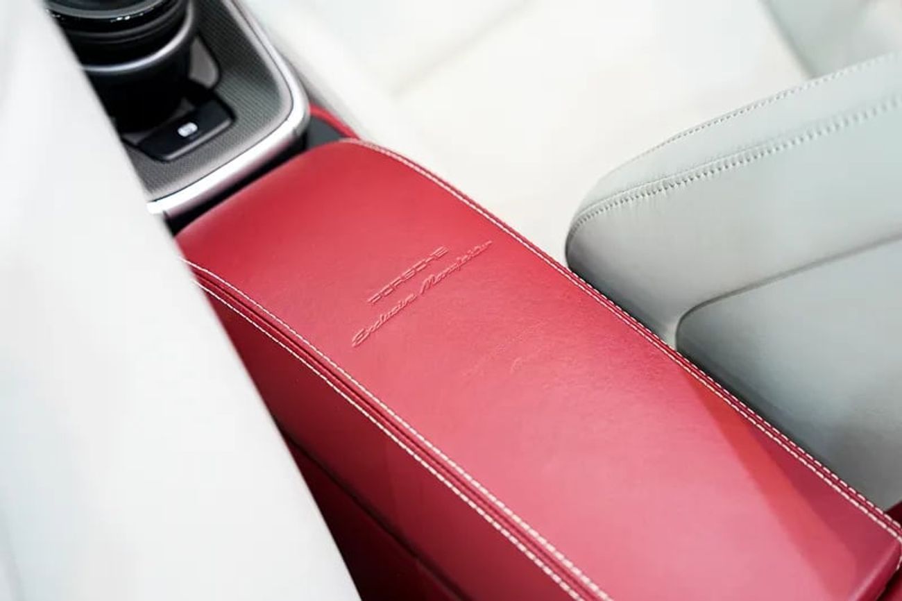 بورش 911 Turbo S 3.8L (640 HP) Convertible