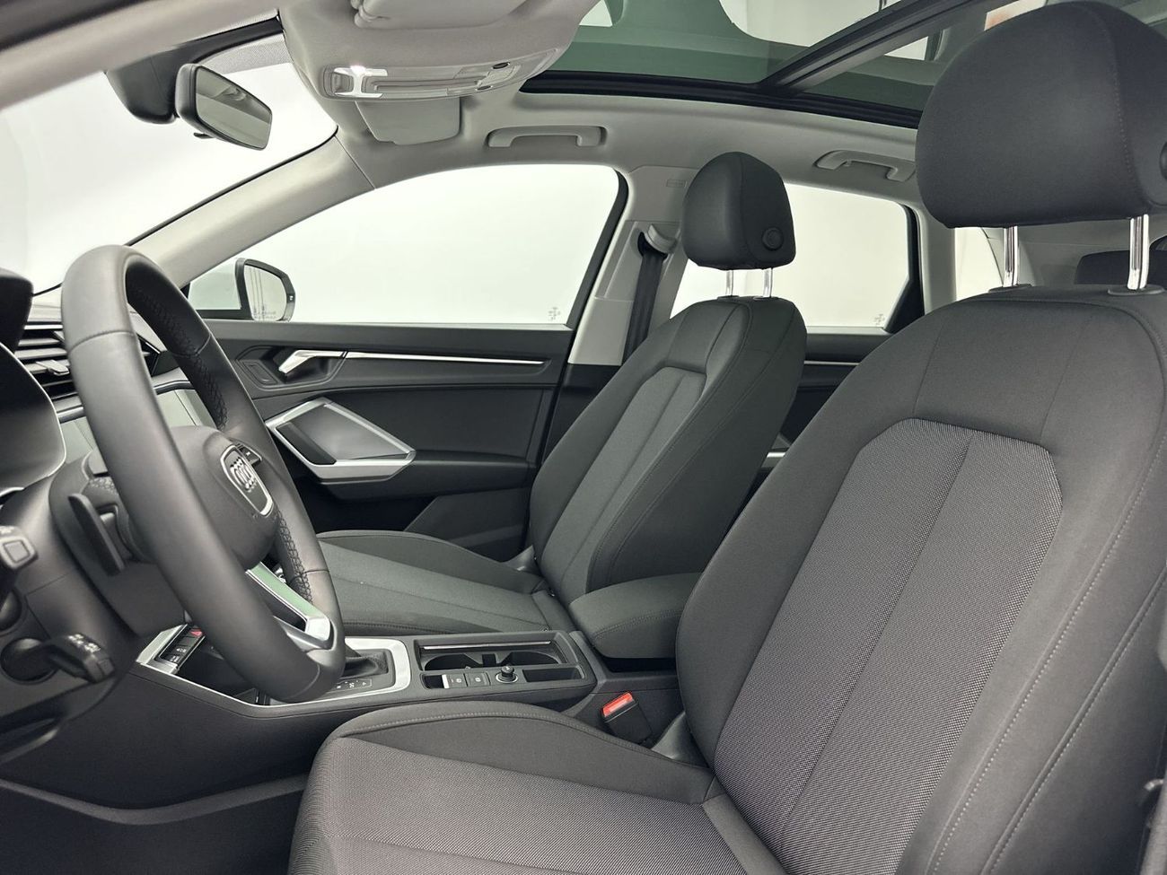 أودي Q3 35 TFSI Advanced 2.0L Advanced 35 TFSI 150hp (Ref# 25892)