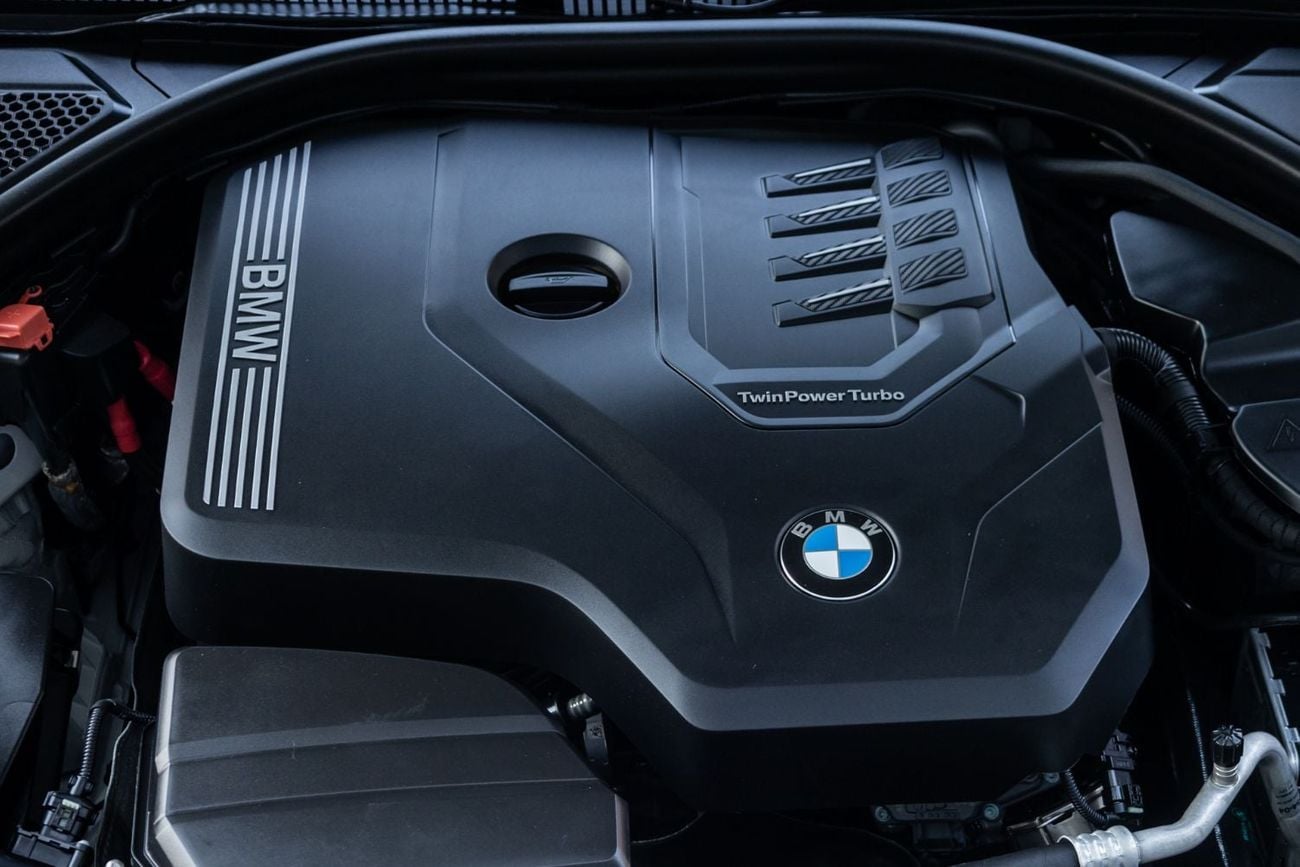 BMW 318i BMW 318i Excellence 2.0 Twin Turbo 2025 GCC | Agency Warranty | Service Contract