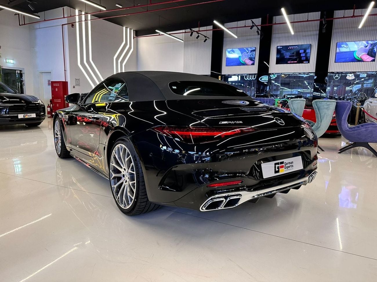 مرسيدس بنز SL 55 AMG Roadster 4Matic+