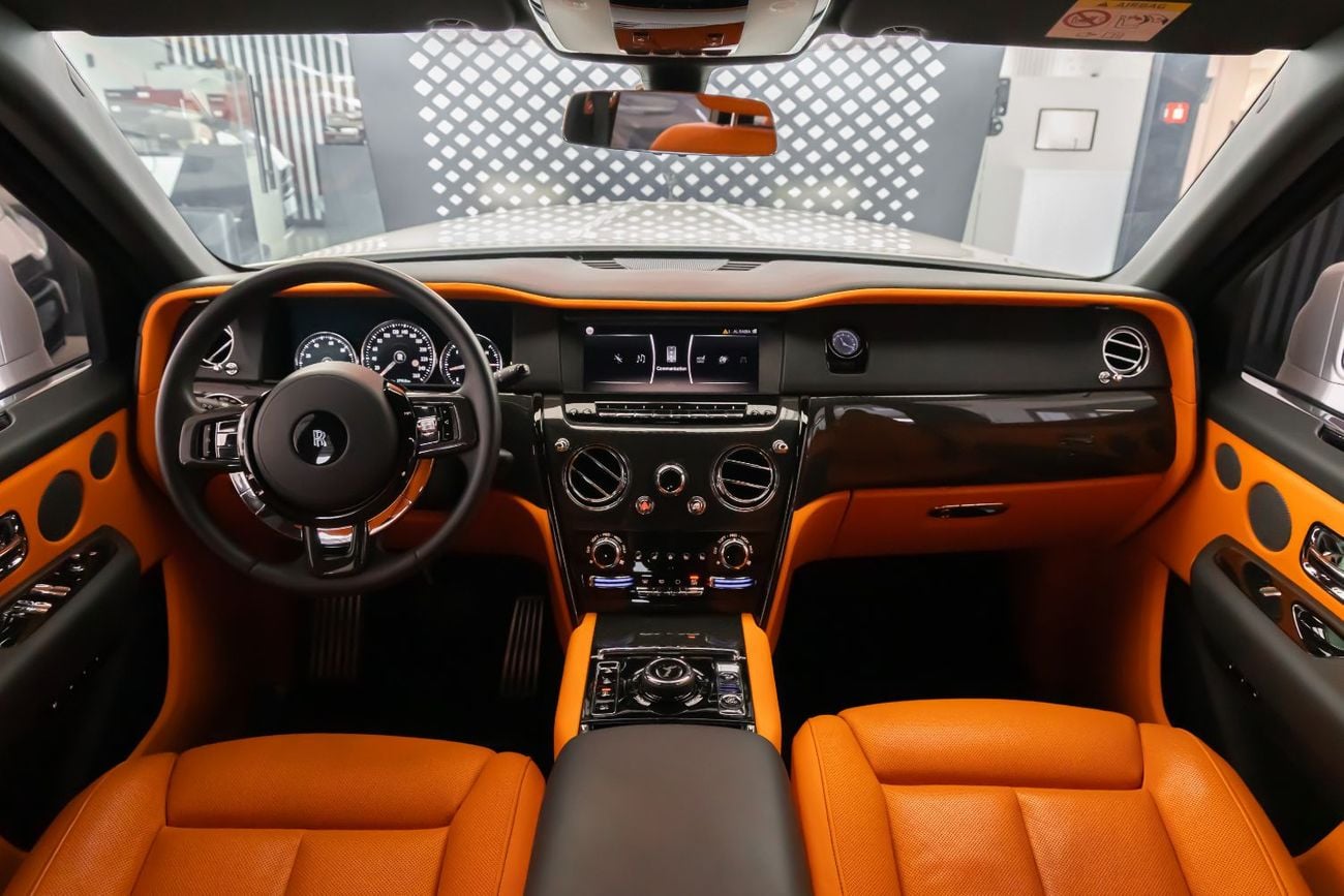 رولز رويس كولينان Rolls-Royce Cullinan Black Badge | Bespoke Orange Interior | Fully loaded | WARRANTY AVAILABLE PITST