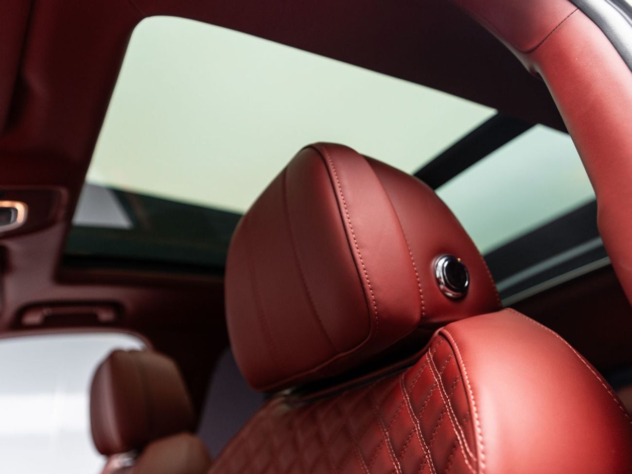 Bentley Bentayga STD BUY NOW, PAY 2027 | THE BLACKLINE STANDARD | 1 Year Blackline Warranty, Low KMs