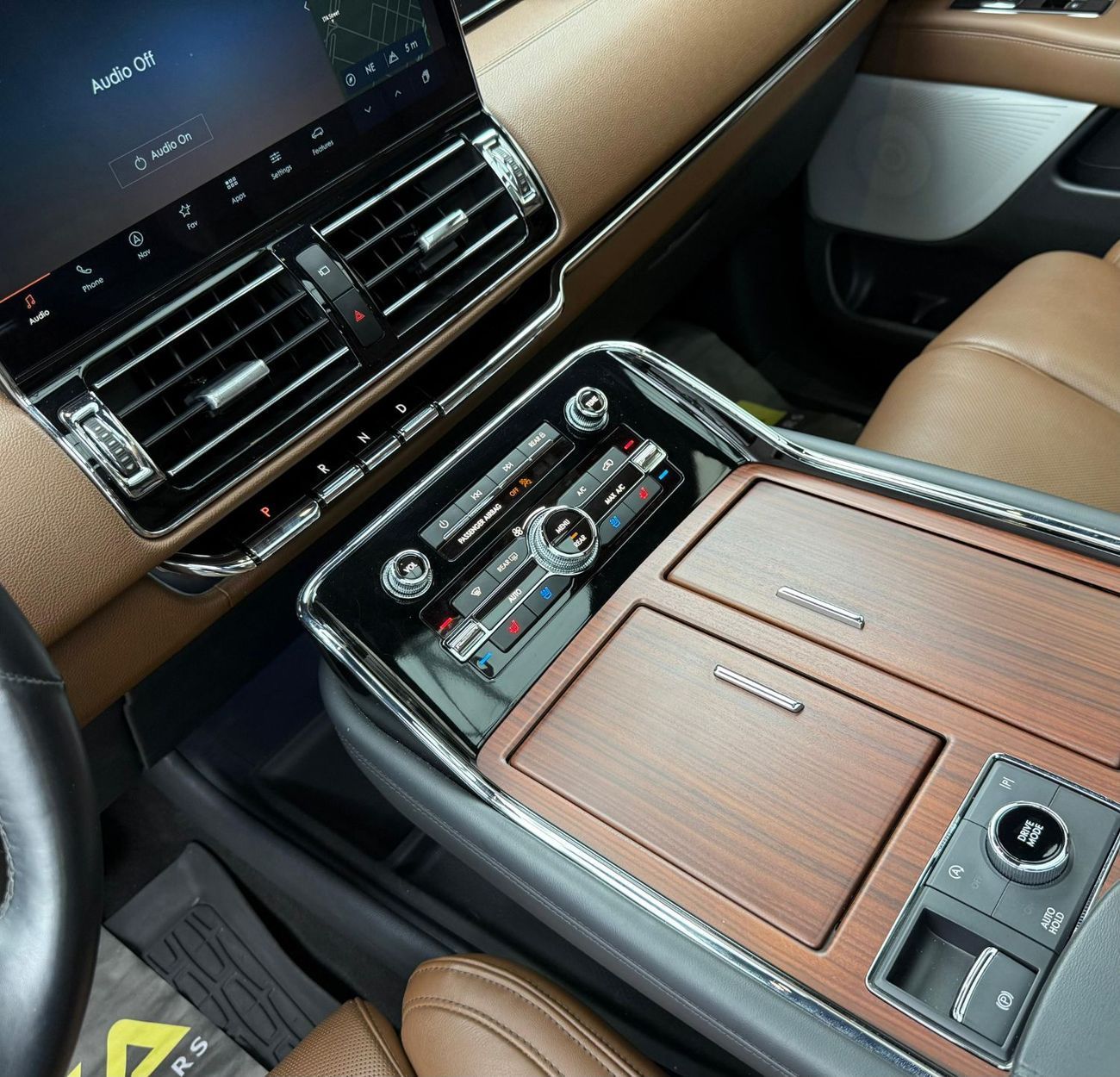 Lincoln Navigator Presidential 3.5L 2023 Lincoln Navigator Presidential, 2028 Lincoln Warranty + Service Pack, Very Lo