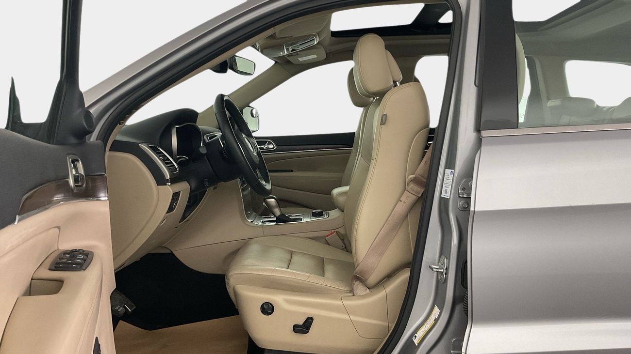 جيب جراند شيروكي Limited | شامل الضمان | 0 ﺪﻔﻋﺓ ﺃﻮﻟﻯ