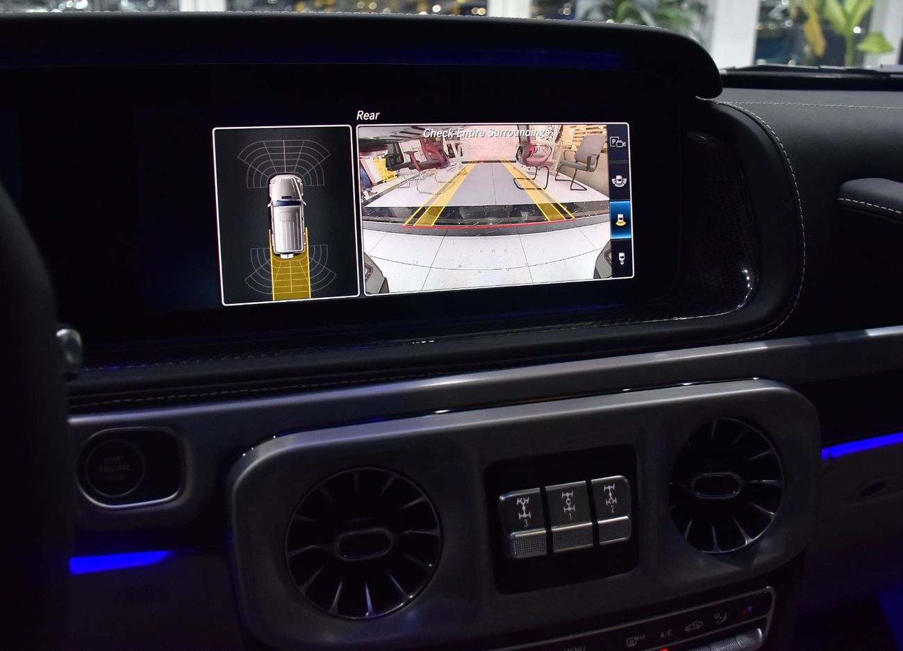 مرسيدس بنز G 550 EXCELLENT DEAL for our Mercedes Benz G550 ( 2024 Model ) in Grey Color American Specs