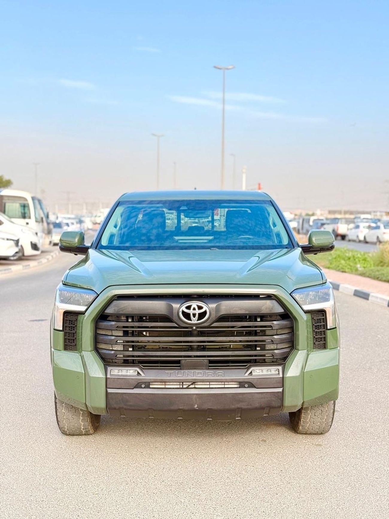 Toyota Tundra SR (NON GCC) SR5 Premium 360 camera full option 2022