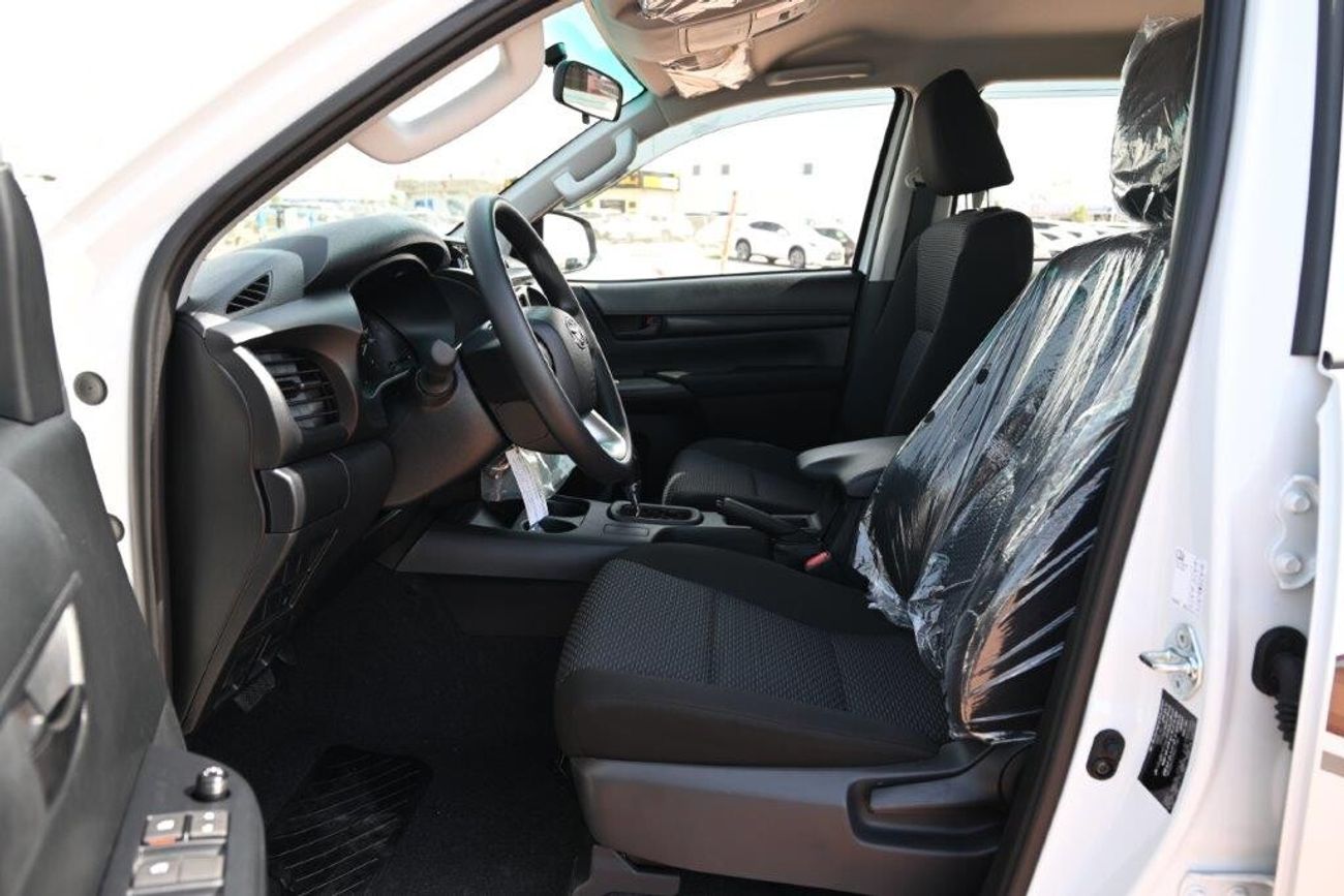 تويوتا هيلوكس 2.4L Diesel 4WD Automatic