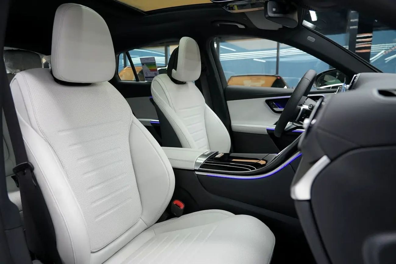 مرسيدس بنز GLC كوبيه 300 Arrival | GLC 200 Coupe | GCC km | Agency Warranty | Premium Plus