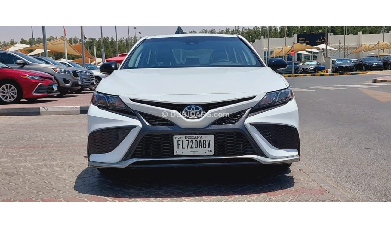 Toyota Camry SE Low mileage
