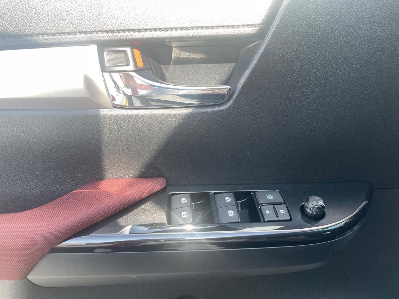 تويوتا هيلوكس 2026 Toyota Hilux 2.7L Petrol Double Cabin A/T