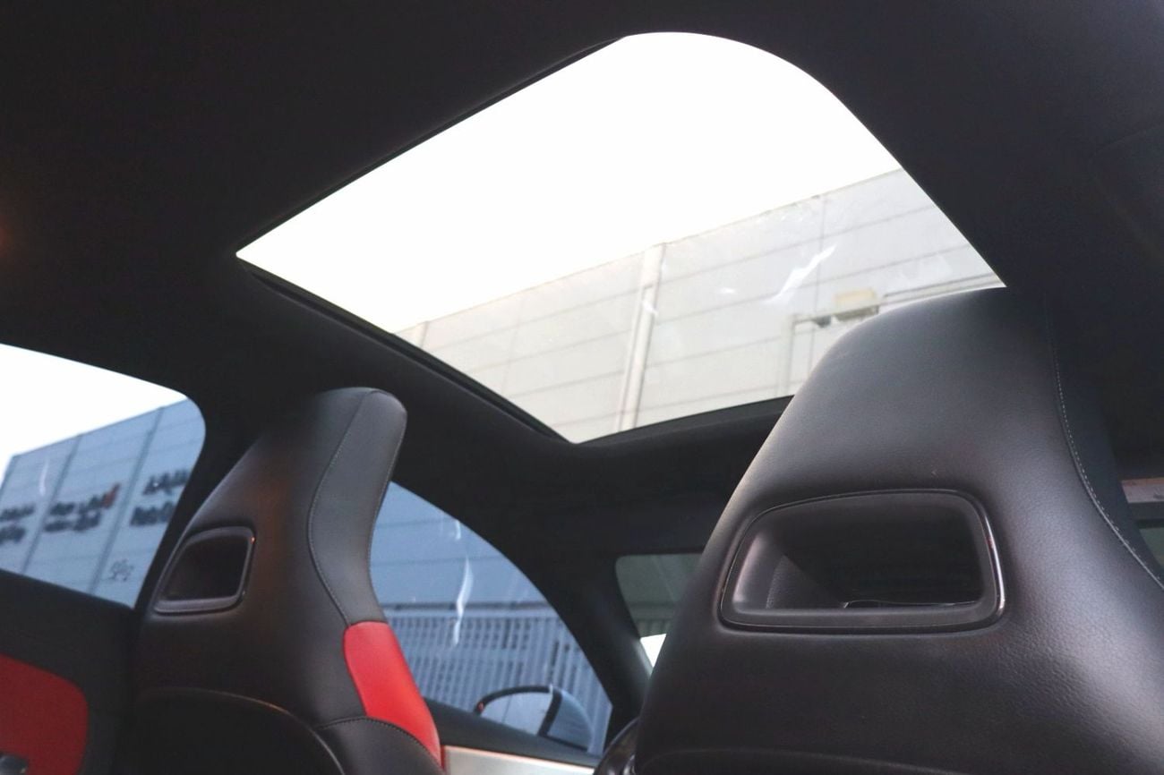 Mercedes Benz CLA250 PREMIUM