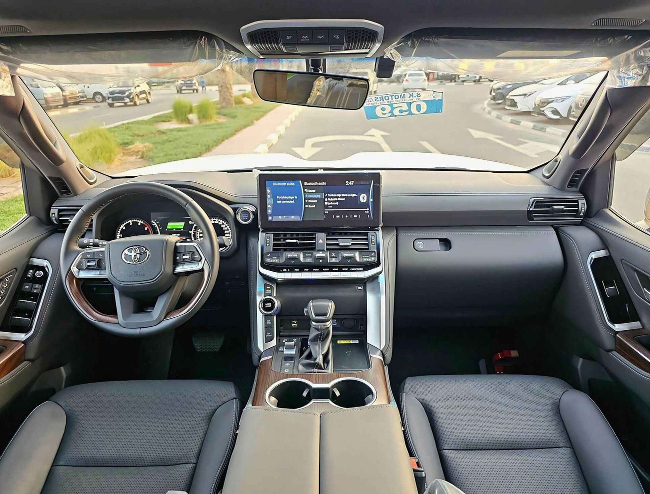 Toyota Land Cruiser LC300 / VXR / 3.3L Diesel / HIGH OPTION (CODE # 68006)