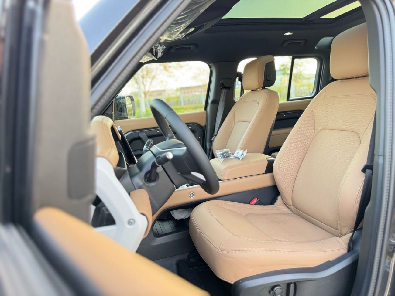 Land Rover Defender P400 110 X-Dynamic HSE 3.0L (5 Seater)