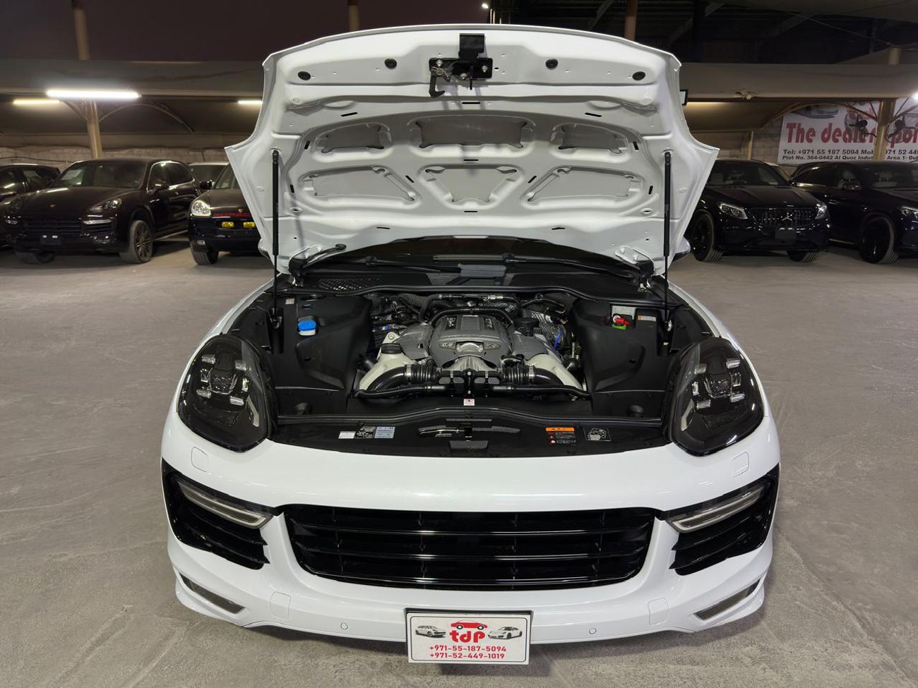 Porsche Cayenne Turbo S 4.8L (570 HP) 2016 | FULL SERVICE HISTORY | CARBON CERAMIC BRAKES (PCCB) | FULL SPEC!