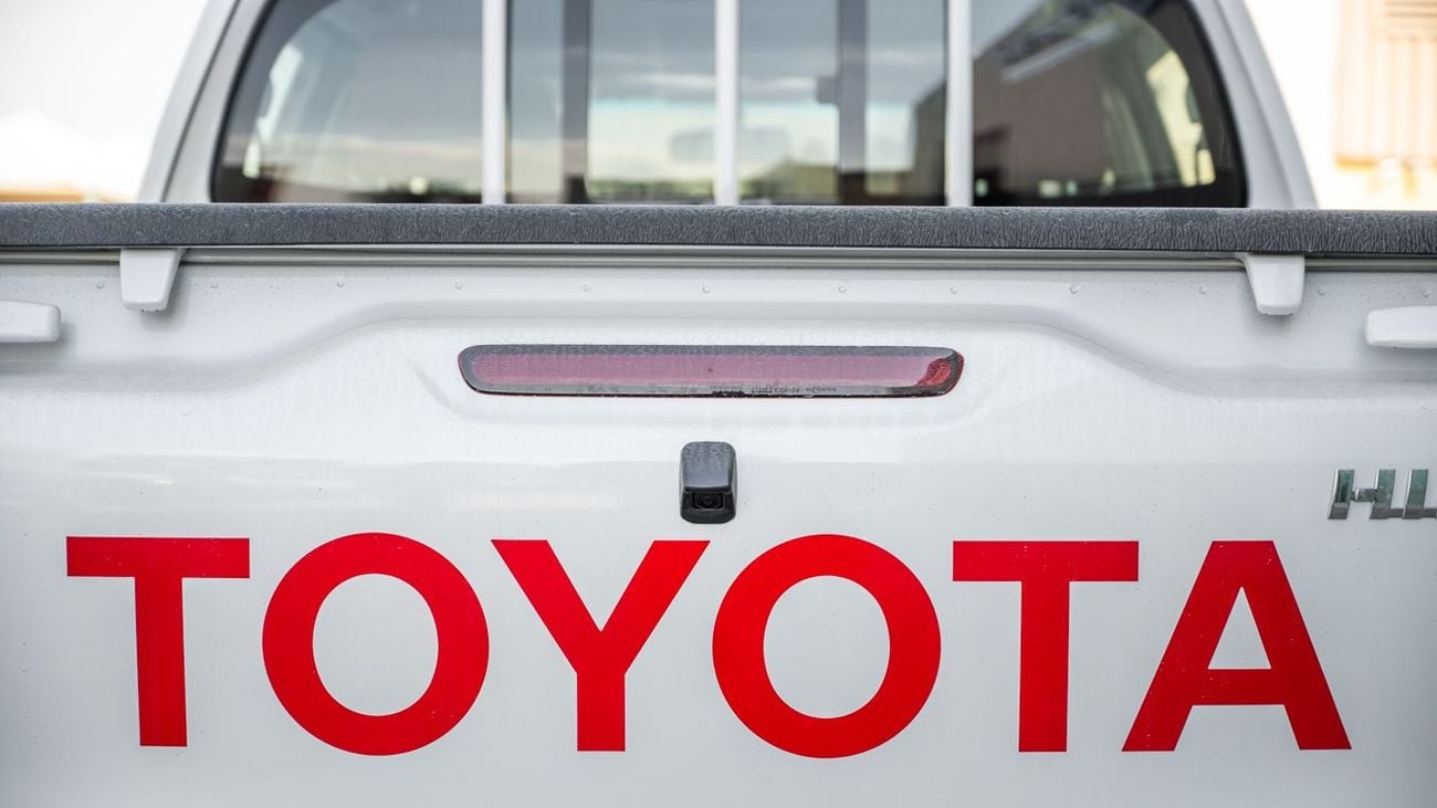 Toyota Hilux TOYOTA HILUX 2.4 AT HIGH -2026YM