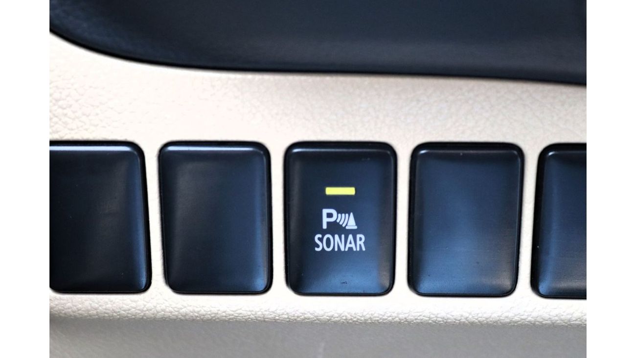 Mitsubishi Outlander GLX Basic ACCIDENTS FREE - ORIGINAL PAINT - GCC - 7 STR - ENGINE 2400 CC - V4