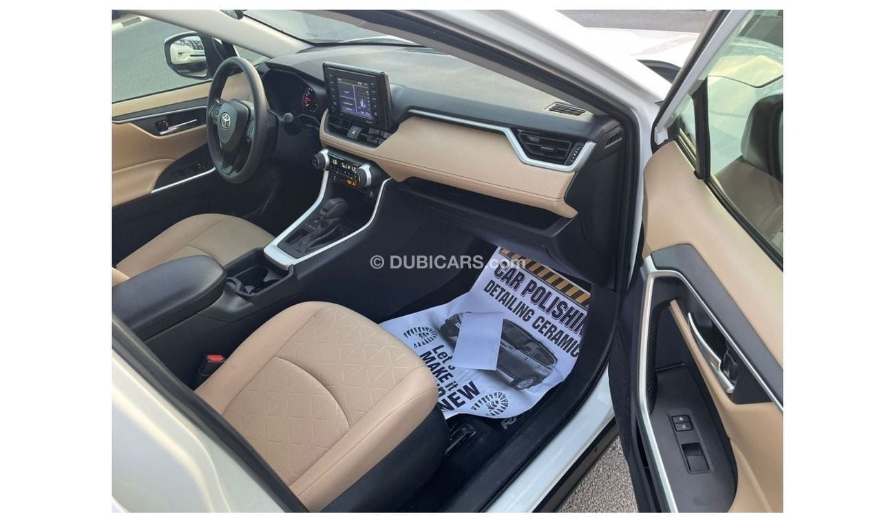 Toyota RAV4 2020 Toyota RAV4 XLE 2.5L V4 -