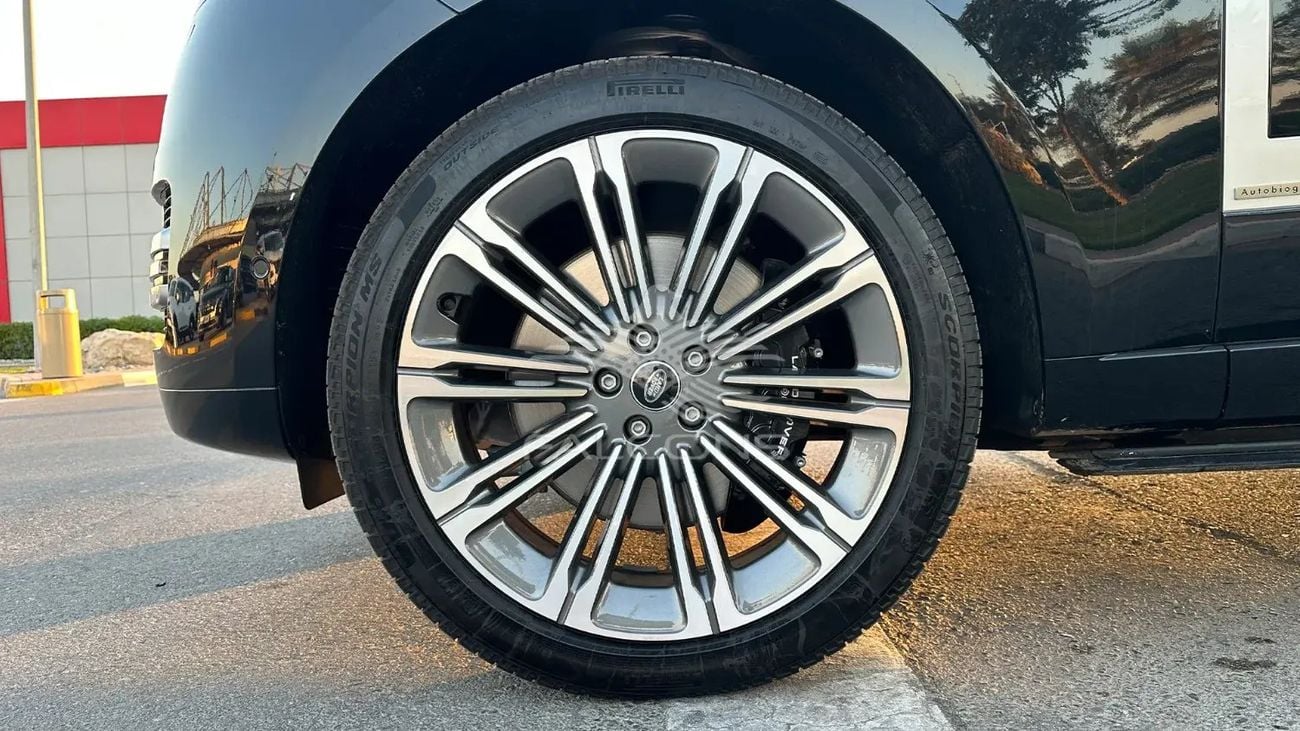 Land Rover Range Rover Land Rover Range Rover 4.4L P530 Autobiography SWB AT