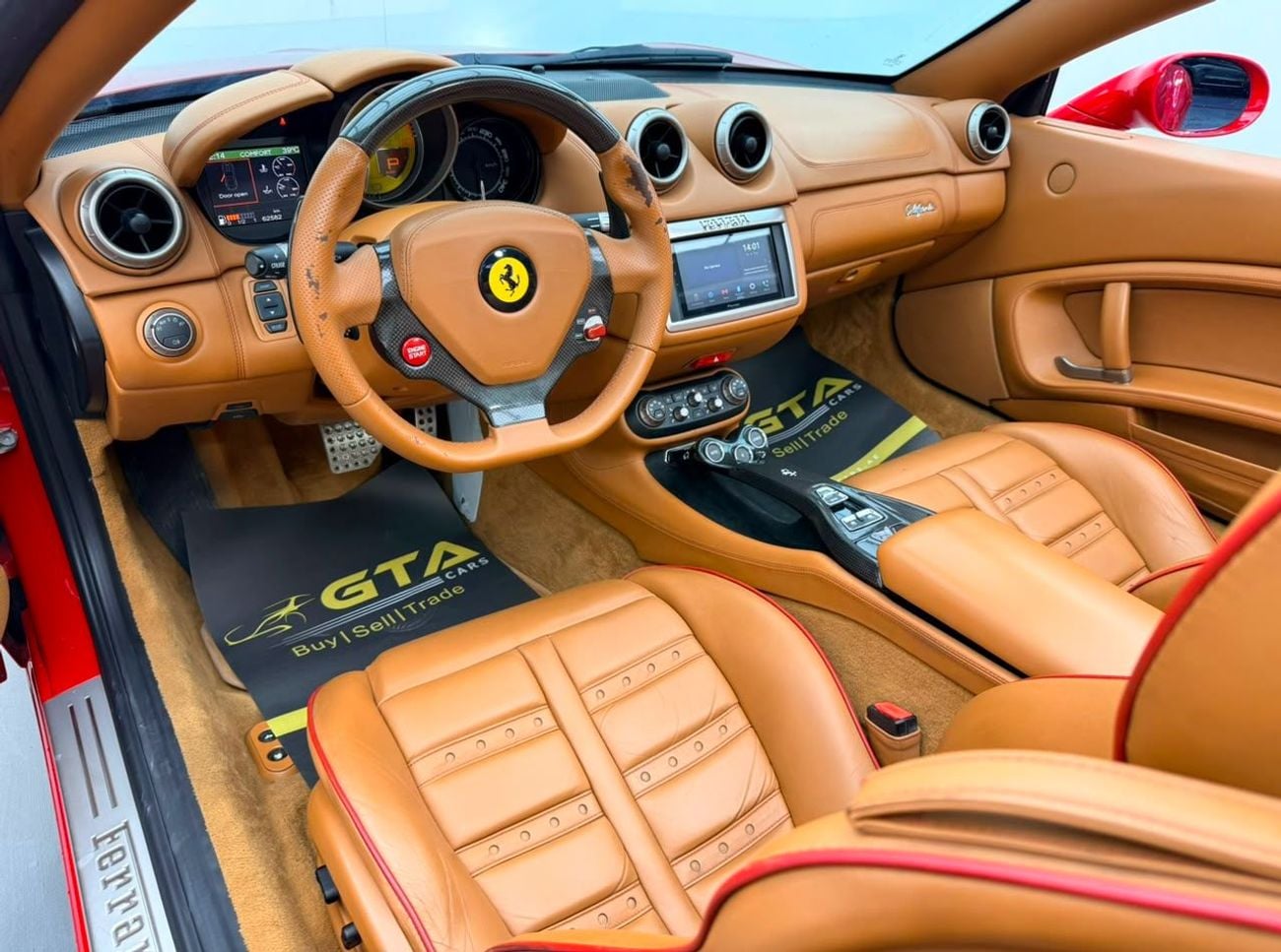 فيراري كاليفورنيا 2013 Ferrari California Convertible, Full Service History, Carbon Fiber Interior, Fully Loaded, GCC