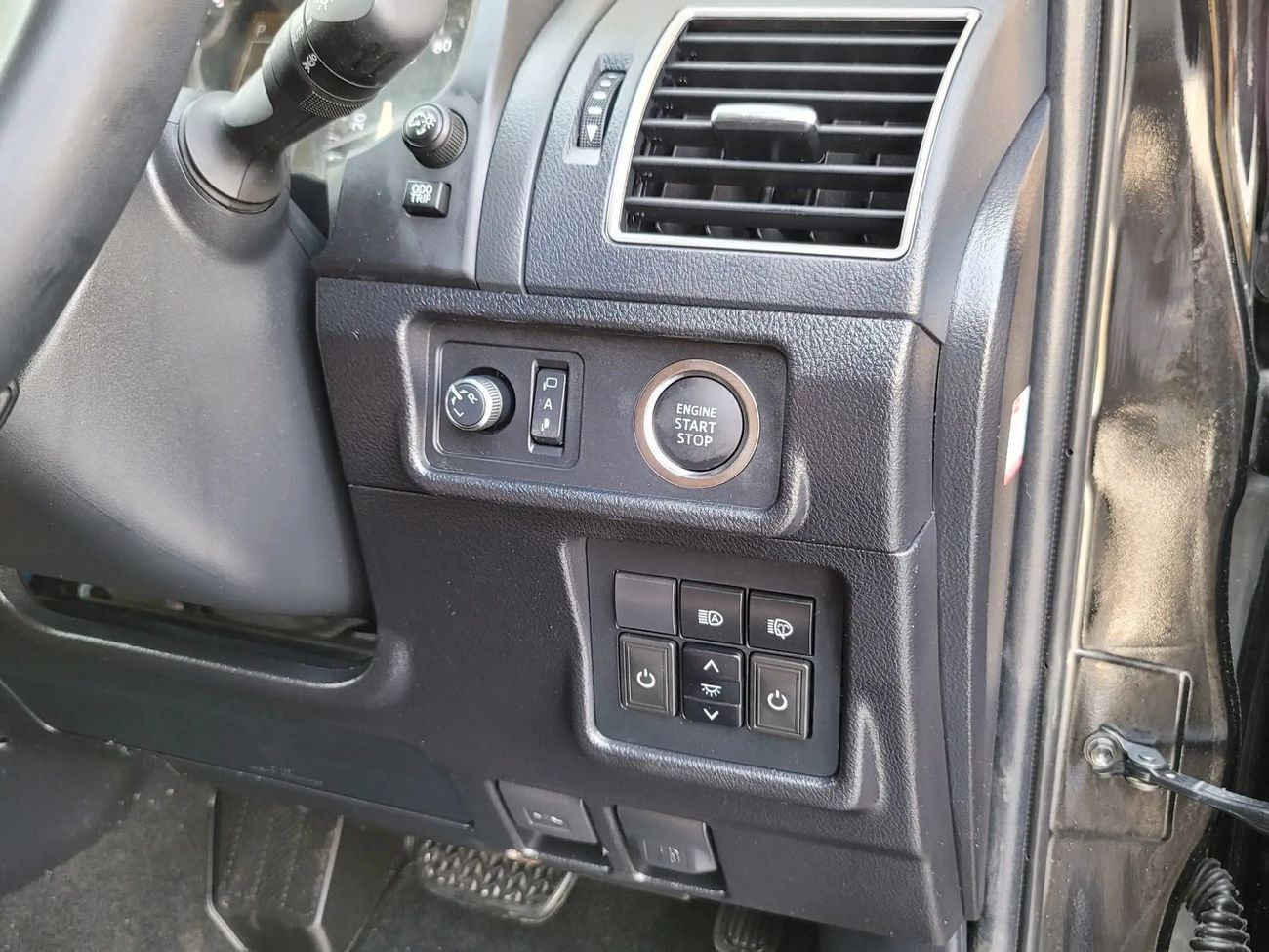 تويوتا هيلوكس 4x4 Diesel Right Hand Drive ( Export Only)