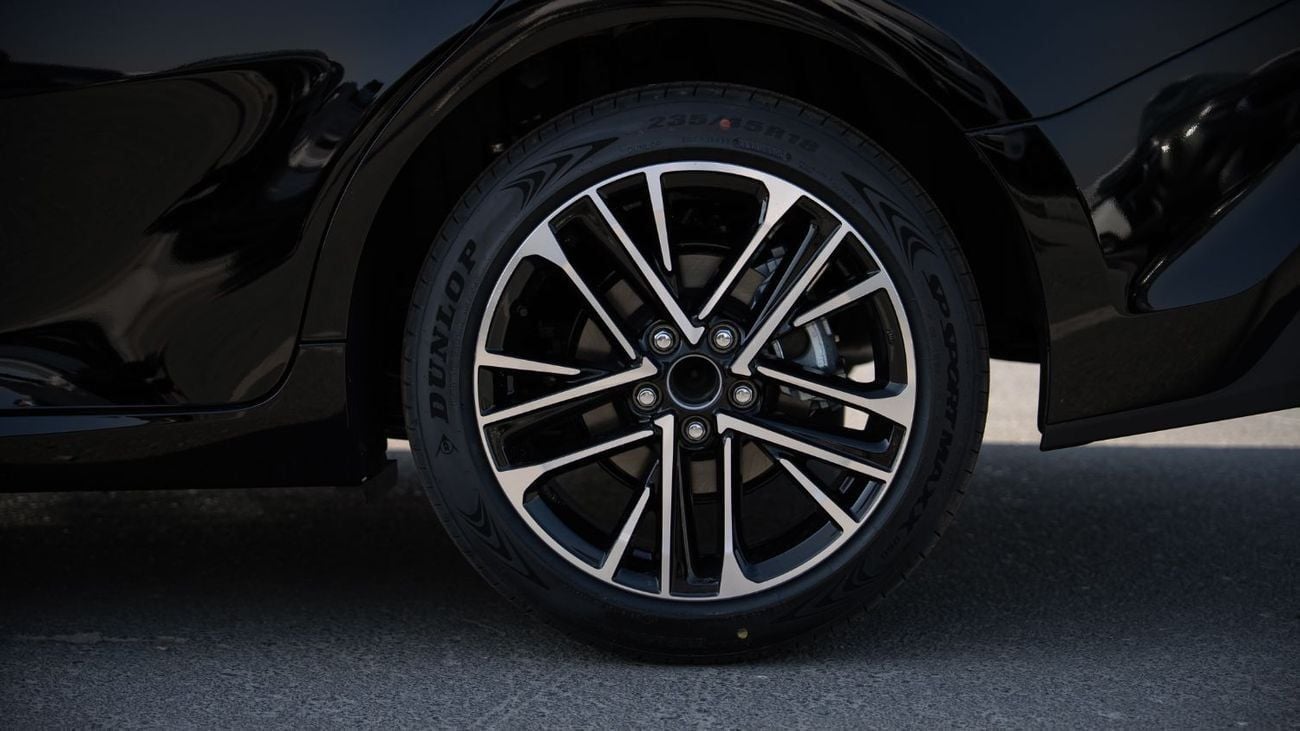 تويوتا كامري GLE 2.5L - Black Inside Yellow Brown