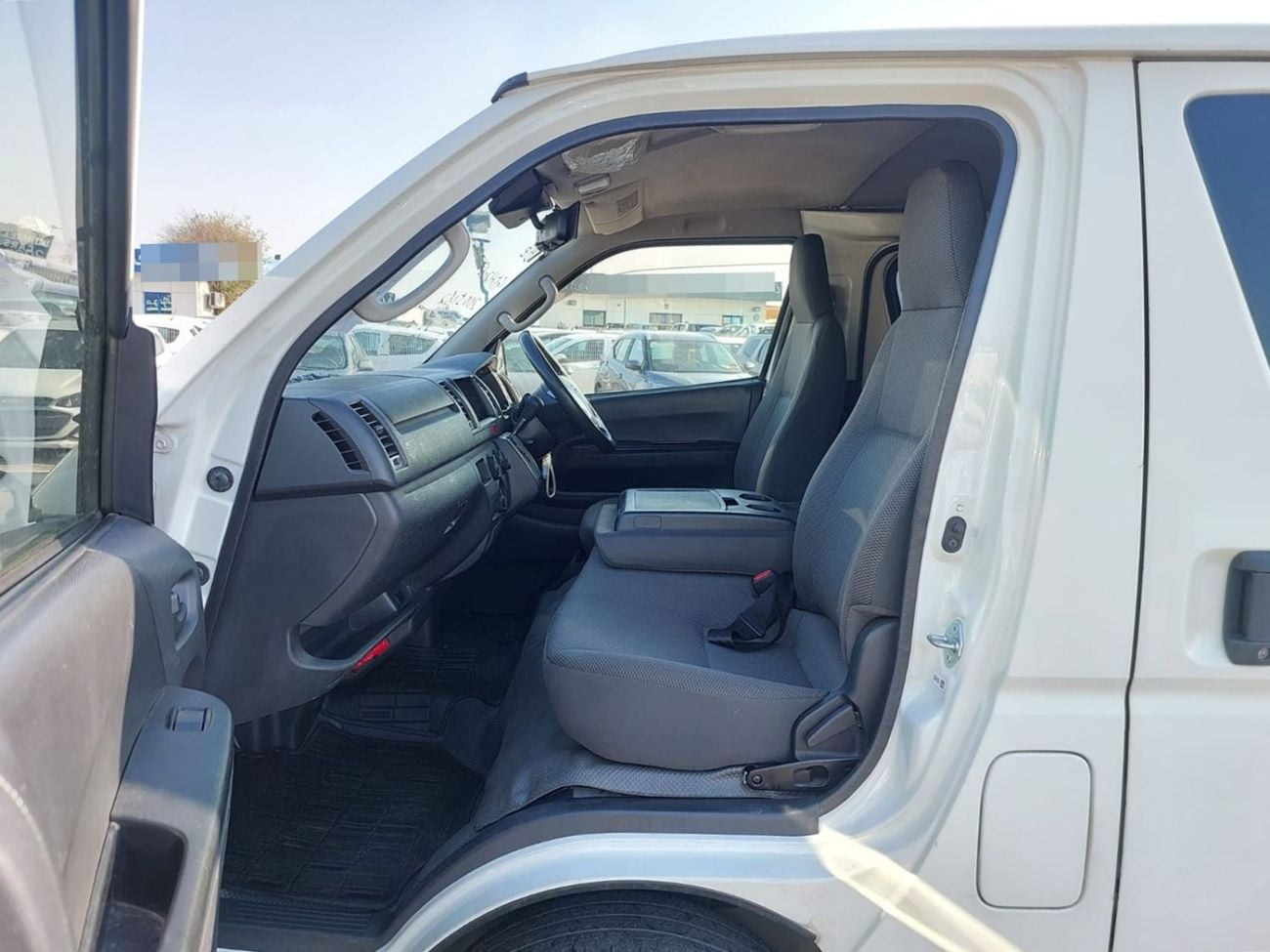 تويوتا هاياس TOYOTA HIACE VAN RHD 2019 MODEL 2.8 L DIESEL AUTOMATIC(PM05162)