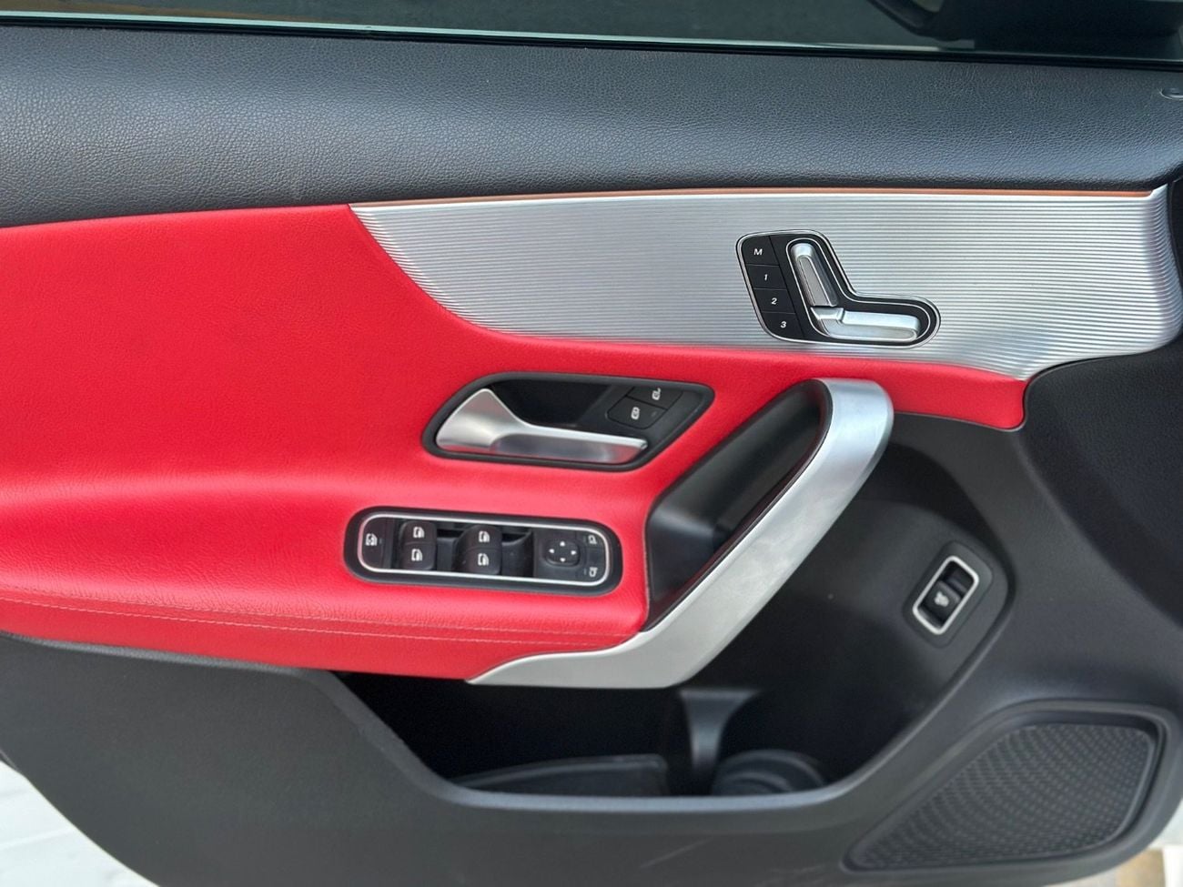 مرسيدس بنز A 220 MERCEDES-BENZ A220 | 2019 | FULL OPTIONS | Upgrade it to 45 AMG