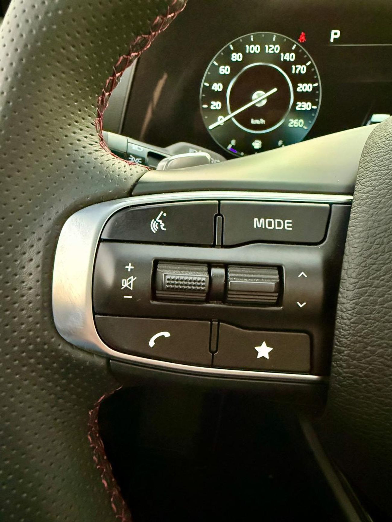 كيا سبورتيج 2.0L MPI LX (FWD)