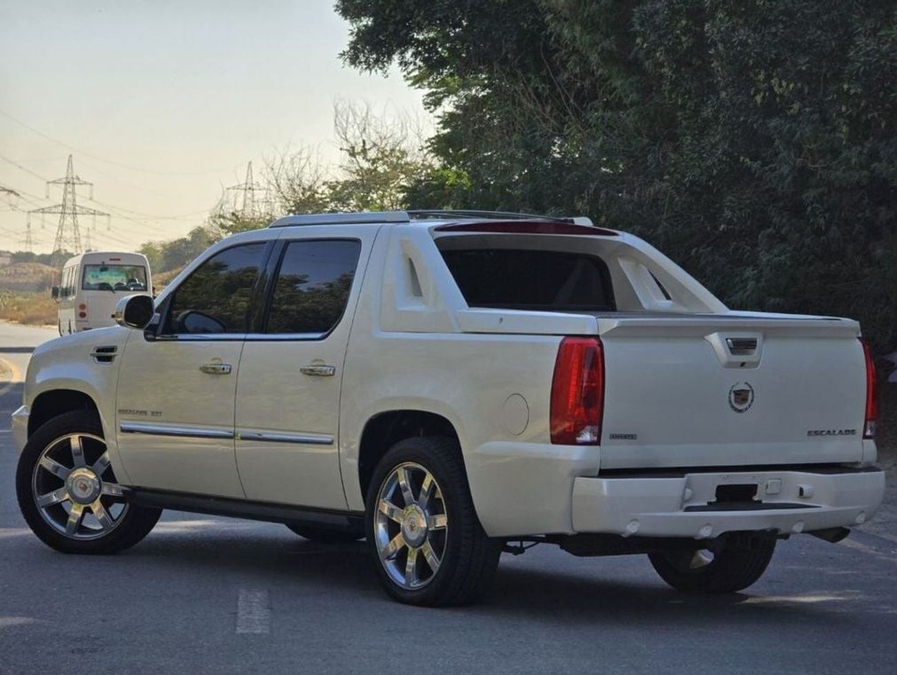 Cadillac Escalade EXT 6.2L SUV CADILLAC ESCALADE 2013 GCC PICK UP GOOD CONDITION INSIDE OUT SIDE