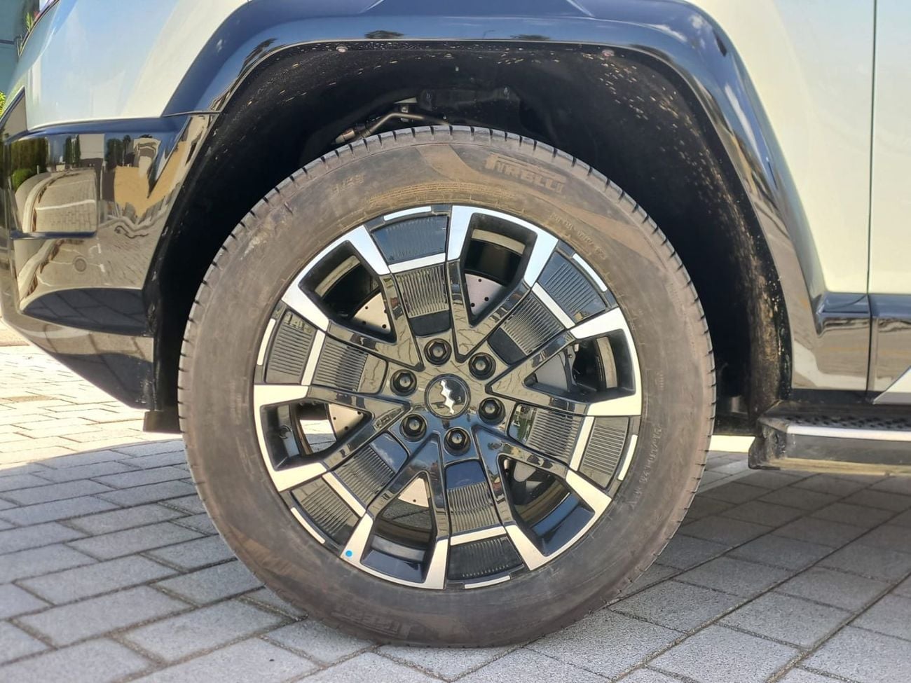 بي واي دي ليوبارد 8 Smart and Brave Deluxe Edition (7 Seats)