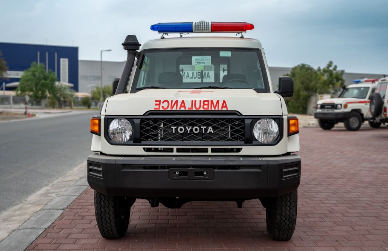 تويوتا لاند كروزر 70 LC 78 | Manual Transmission | 4.2L Diesel | 3 door | Basic Life Support Ambulance