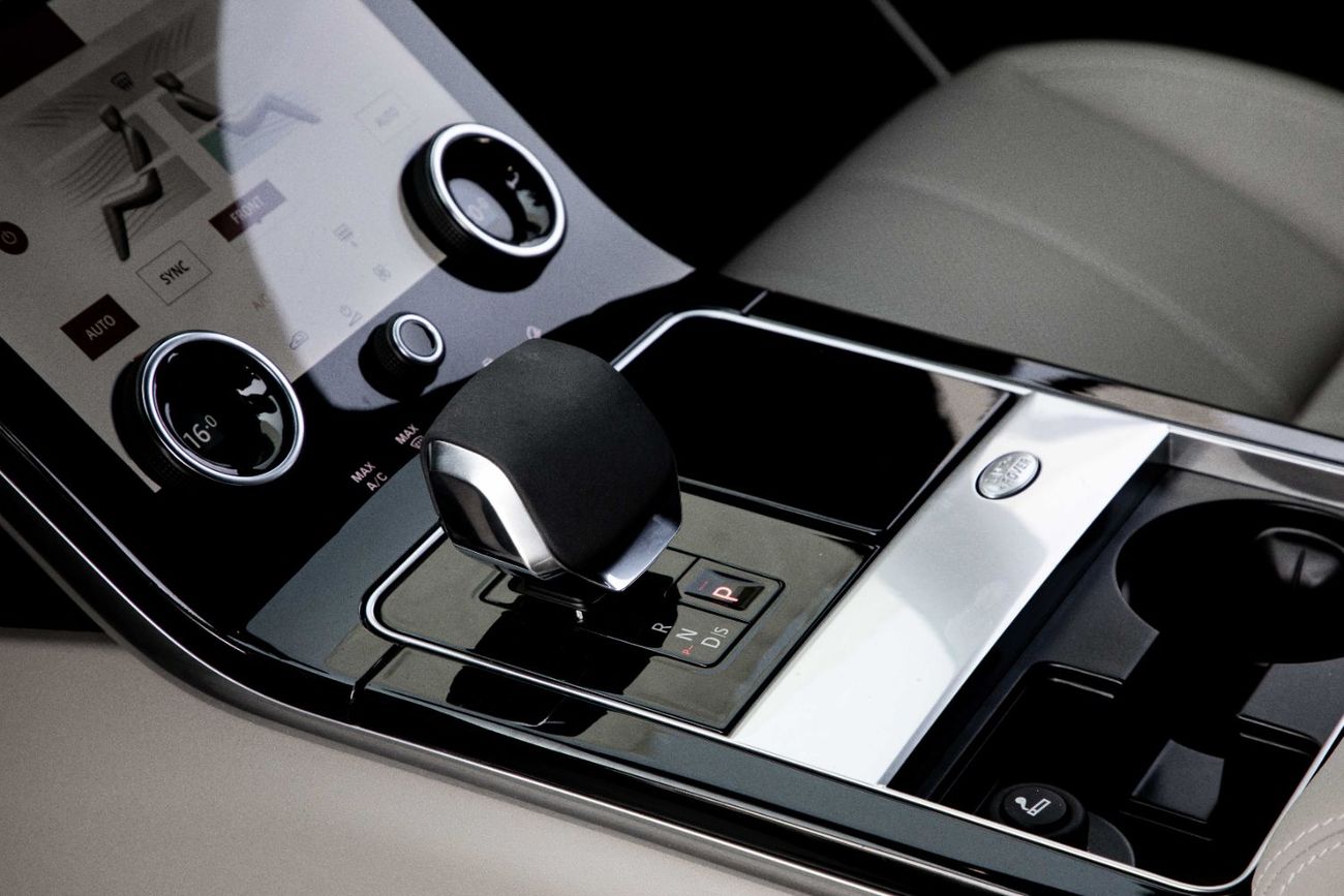 لاند روفر رينج روفر فيلار 4,504 P.M  | 0% Downpayment | P250 SE R DYNAMIC!