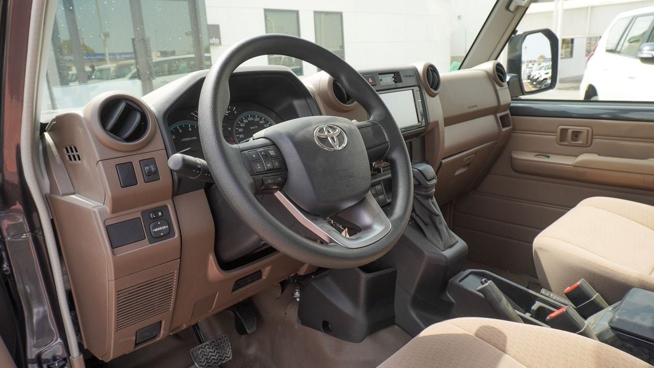 تويوتا لاند كروزر بيك آب  4.0L V6 Double Cabin A/T