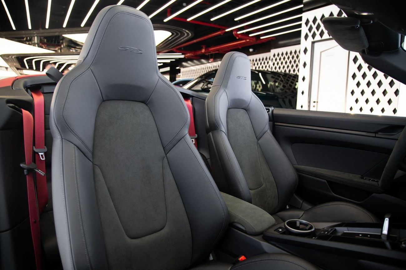 Porsche 911 CARRERA GTS CABRIOLET