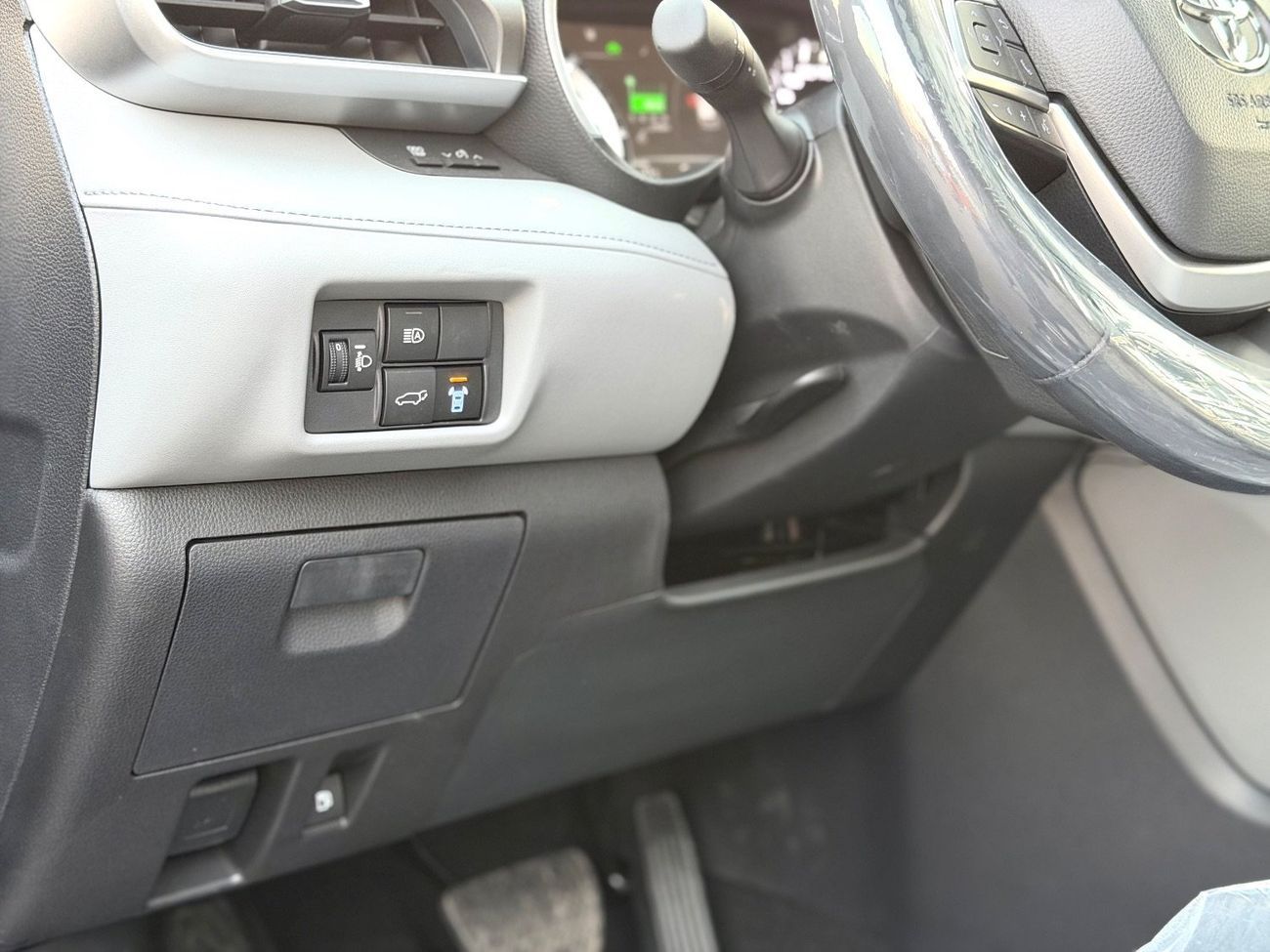 Toyota Highlander 2.5L Hybrid GXR (AWD) 2.5L Hybrid GLE (AWD)