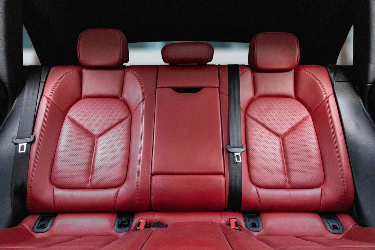 Porsche Macan Porshce Macan S | 3,486 P.M | 0% Downpayment | Fantastic Condition!